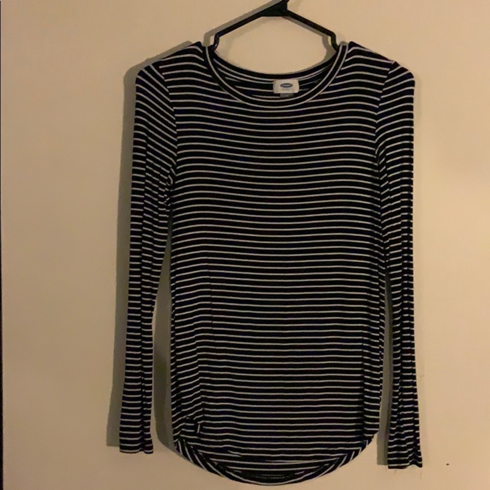 XS long sleeve striped black and white shirt!